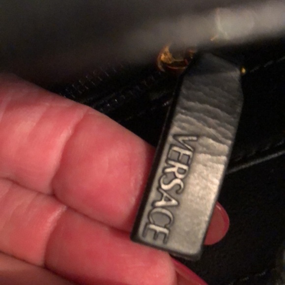 GIANNI VERSACE VINTAGE MEDUSA HANDBAG - Picture 8 of 16